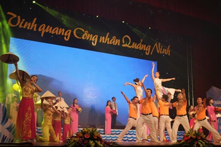 Lancer le mois des ouvriers 2017 à Quang Ninh - ảnh 1